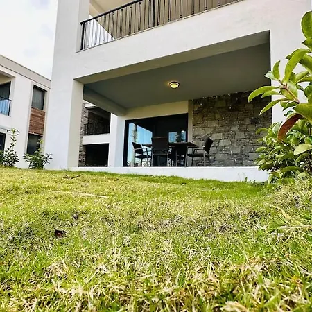 Appartement Bagla Denize Sifir Bahce Kat 2+1 Daire *